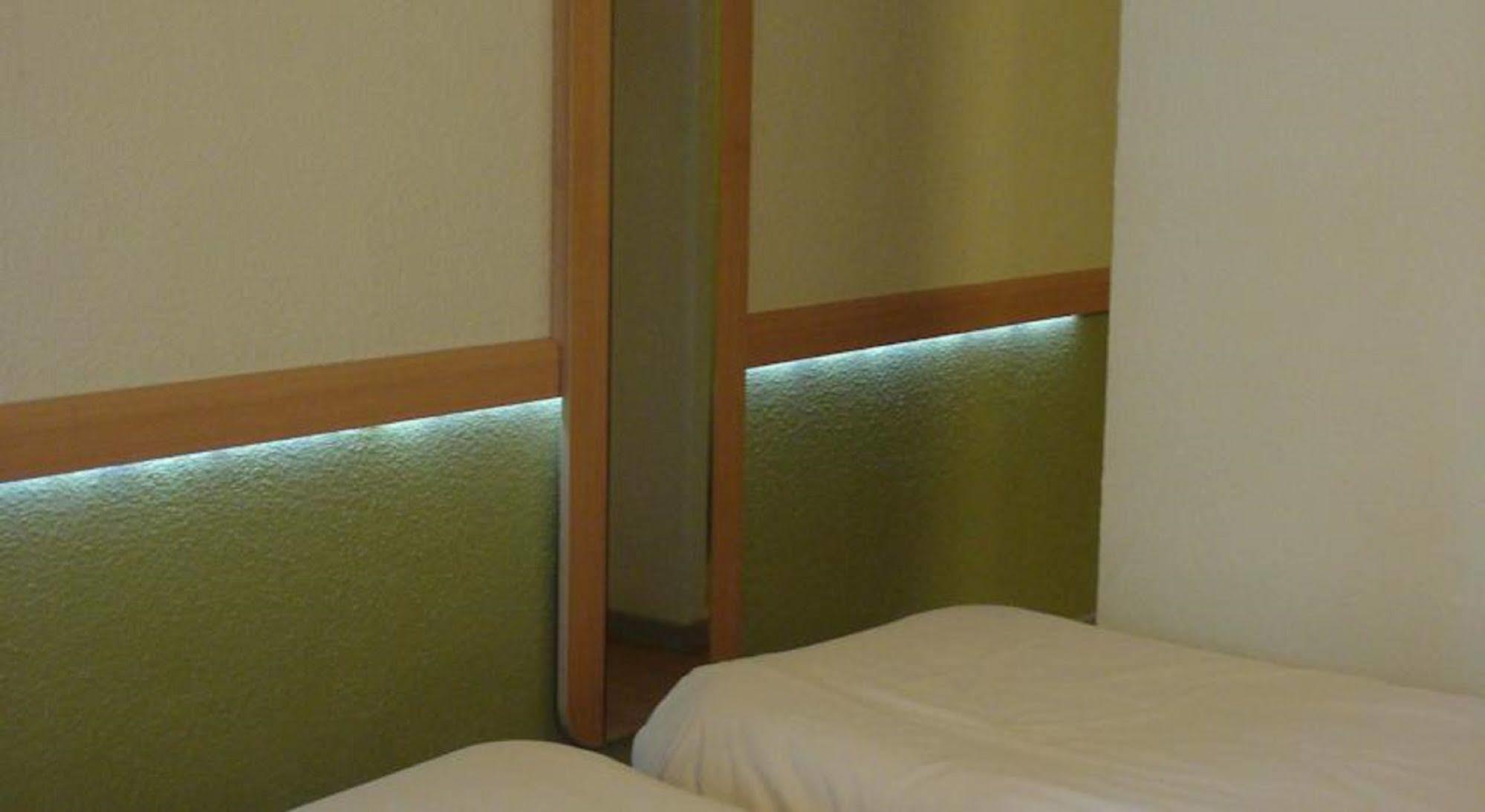 Ibis Budget - Porte De Bagnolet Exterior photo